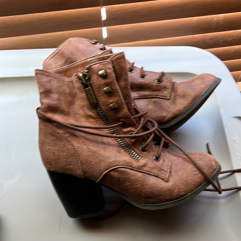 Cognac ankle booties size 6